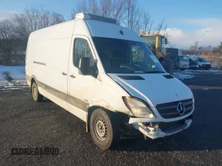 2013 Mercedes-Benz Sprinter Cargo with VIN WD3PE8CC1D5727963, listed as a IAAI auction lot 41281064 with 87,077 mi miles. Bid and sale history available at carsss.com. Image 1.
