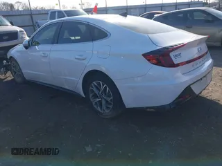 2023 Hyundai Sonata SEL z VIN KMHL64JA4PA282007, wystawiony jako IAAI lot #41585410 z przebiegiem 19 587 mil mil oraz . Historia ofert i sprzedaży dostępna na DreamBid. Obrazek 3.