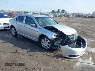 2011 Chrysler 200 Limited with VIN 1C3BC2FG8BN504239, listed as a IAAI auction lot 40751381 with 153,389 mi miles. Bid and sale history available at carsss.com. Image 1.