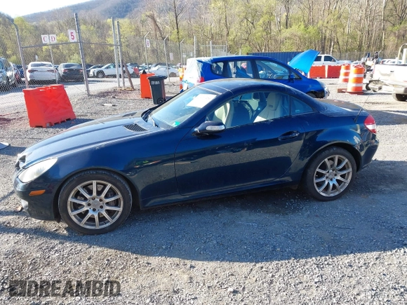 2005 Mercedes-Benz SLK 230/320 z VIN WDBWK56F55F040655, wystawiony jako IAAI lot #41971320 z przebiegiem 65 332 mil mil oraz . Historia ofert i sprzedaży dostępna na DreamBid. Obrazek 14.