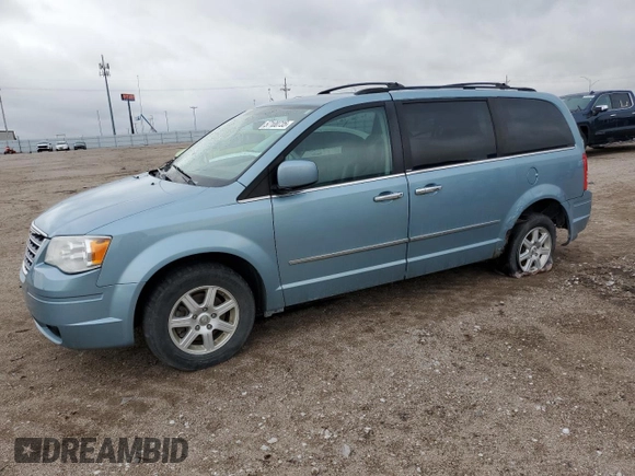 2010 Chrysler Town & Country Touring z VIN 2A4RR5D13AR404747, wystawiony jako Copart lot #57100735 z przebiegiem 220 550 mil mil oraz Szkoda całkowita • Salvage title. Historia ofert i sprzedaży dostępna na DreamBid. Obrazek 1.