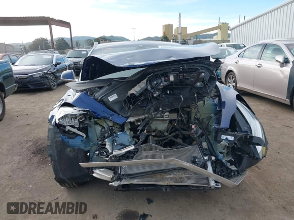 2018 Tesla Model 3 Long Range Battery z VIN 5YJ3E1EA3JF043451, wystawiony jako IAAI lot #41529214 z przebiegiem 65 375 mil mil oraz . Historia ofert i sprzedaży dostępna na DreamBid. Obrazek 6.