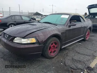 2000 Ford Mustang with VIN 1FAFP4447YF178173, listed as a IAAI auction lot 41506204 with 157,370 mi miles. Bid and sale history available at carsss.com. Image 2.