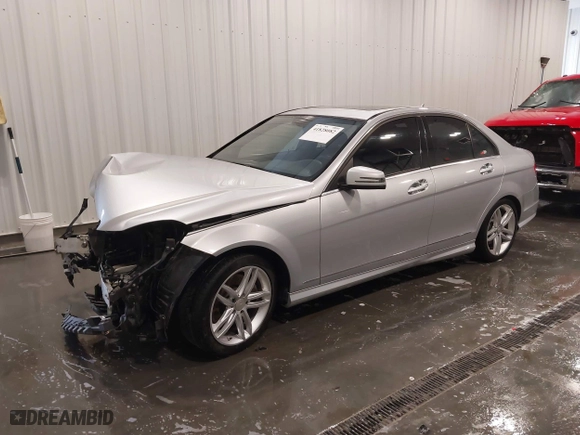 2013 Mercedes-Benz C-Class C 300 Sport with VIN WDDGF8AB4DR280489, listed as a IAAI auction lot 41828082 with 152,344 mi miles. Bid and sale history available at carsss.com. Image 19.