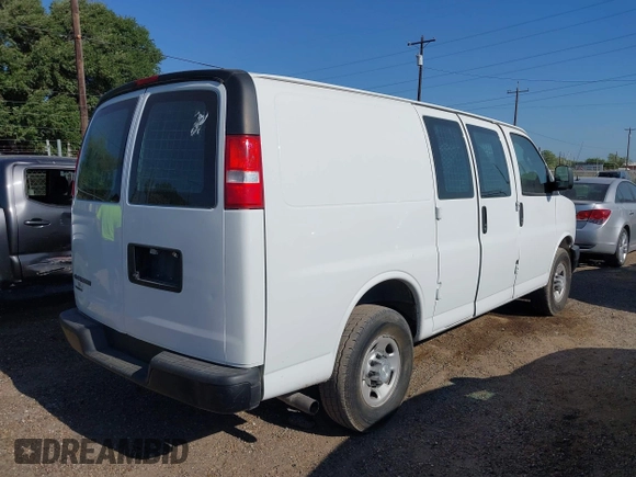 2018 Chevrolet Express Cargo Van with VIN 1GCWGAFP0J1182701, listed as a IAAI auction lot 42014825 with 206,702 mi miles. Bid and sale history available at carsss.com. Image 4.