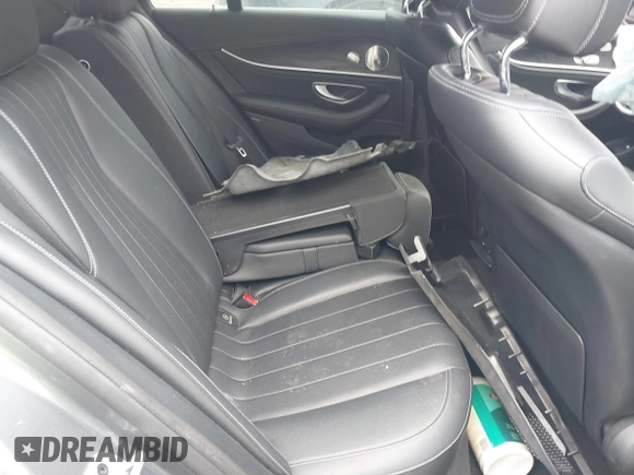 2019 Mercedes-Benz E 300 z VIN WDDZF4KB9KA575468, wystawiony jako IAAI lot #42366391 z przebiegiem Nie podano mil oraz . Historia ofert i sprzedaży dostępna na DreamBid. Obrazek 8.