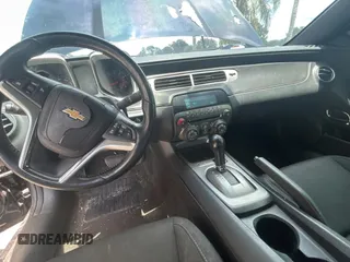 2012 Chevrolet Camaro 1LT z VIN 2G1FB1E34C9174041, wystawiony jako Copart lot #60901375 z przebiegiem 82 613 mil mil oraz Czysty tytuł • Clean title. Historia ofert i sprzedaży dostępna na DreamBid. Obrazek 9.