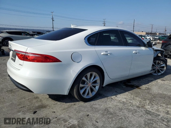 2018 Jaguar XF with VIN SAJBD4FN3JCY57700, listed as a Copart auction lot 42643035 with 67,909 mi miles and Salvage Title. Bid and sale history available at DreamBid. Image 3.