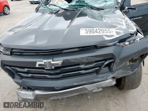 2024 Chevrolet Colorado 4WD Trail Boss z VIN 1GCPTEEK7R1246063, wystawiony jako Copart lot #59042055 z przebiegiem 11 400 mil mil oraz Szkoda całkowita • Salvage title. Historia ofert i sprzedaży dostępna na DreamBid. Obrazek 11.