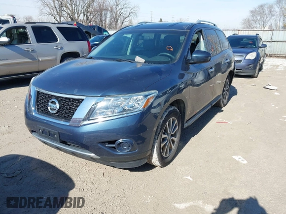2013 Nissan Pathfinder SV with VIN 5N1AR2MM4DC631921, listed as a IAAI auction lot 41590825 with 140,059 mi miles. Bid and sale history available at carsss.com. Image 2.