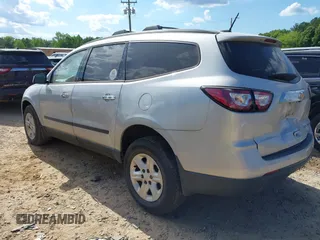 2016 Chevrolet Traverse LS z VIN 1GNKRFKD0GJ224561, wystawiony jako IAAI lot #42183233 z przebiegiem 245 355 mil mil oraz . Historia ofert i sprzedaży dostępna na DreamBid. Obrazek 3.