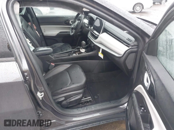 2024 Jeep Compass Limited z VIN 3C4NJDCN0RT162261, wystawiony jako IAAI lot #41727504 z przebiegiem 870 mil mil oraz . Historia ofert i sprzedaży dostępna na DreamBid. Obrazek 5.
