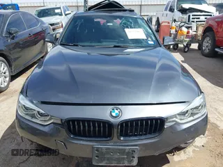 2018 BMW 3 Series 330i z VIN WBA8B9C54JEE81206, wystawiony jako IAAI lot #42251897 z przebiegiem Nie podano mil oraz . Historia ofert i sprzedaży dostępna na DreamBid. Obrazek 11.