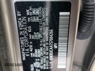 2025 Kia Seltos S z VIN KNDEUCAA7S7684266, wystawiony jako Copart lot #55815285 z przebiegiem 6869 mil mil oraz Szkody całkowita. Historia ofert i sprzedaży dostępna na DreamBid. Obrazek 14.