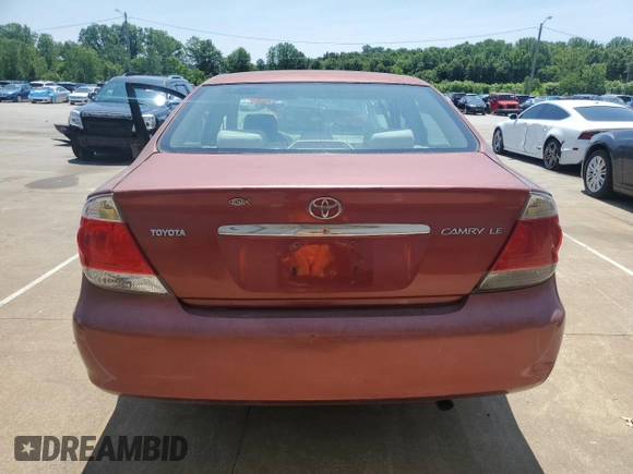 2005 Toyota Camry STD z VIN 4T1BE32K85U429361, wystawiony jako Copart lot #59214715 z przebiegiem 284 988 mil mil oraz Nie do naprawy • Non repairable. Historia ofert i sprzedaży dostępna na DreamBid. Obrazek 6.