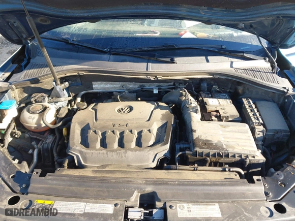 2019 Volkswagen Tiguan S with VIN 3VV0B7AX6KM067699, listed as a IAAI auction lot 41634351 with 181,093 mi miles. Bid and sale history available at carsss.com. Image 10.
