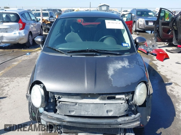 2014 FIAT 500 Pop z VIN 3C3CFFAR8ET236583, wystawiony jako IAAI lot #41787154 z przebiegiem 79 404 mil mil oraz . Historia ofert i sprzedaży dostępna na DreamBid. Obrazek 6.