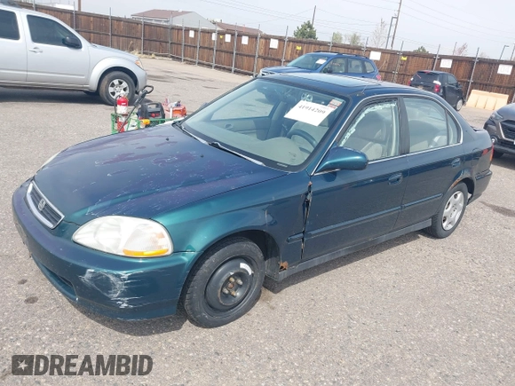 1998 Honda Civic EX z VIN 1HGEJ8640WL018230, wystawiony jako IAAI lot #41914209 z przebiegiem 213 939 mil mil oraz . Historia ofert i sprzedaży dostępna na DreamBid. Obrazek 2.