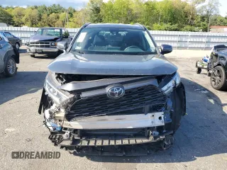 2020 Toyota RAV4 XLE z VIN 2T3P1RFV7LC097508, wystawiony jako Copart lot #56214145 z przebiegiem 90 074 mil mil oraz Szkoda całkowita • Salvage title. Historia ofert i sprzedaży dostępna na DreamBid. Obrazek 5.