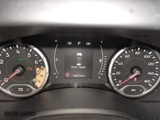 2017 Jeep Renegade Latitude with VIN ZACCJBBB4HPF10815, listed as a IAAI auction lot 41504957 with 192,076 mi miles. Bid and sale history available at carsss.com. Image 7.