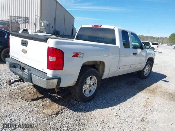 2008 Chevrolet Silverado 1500 LT w/1LT with VIN 2GCEK19J981314893, listed as a IAAI auction lot 41734553 with 147,058 mi miles. Bid and sale history available at carsss.com. Image 4.
