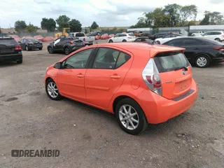 2013 Toyota Prius One z VIN JTDKDTB34D1033086, wystawiony jako IAAI lot #40364357 z przebiegiem 96 948 mil mil oraz . Historia ofert i sprzedaży dostępna na DreamBid. Obrazek 3.
