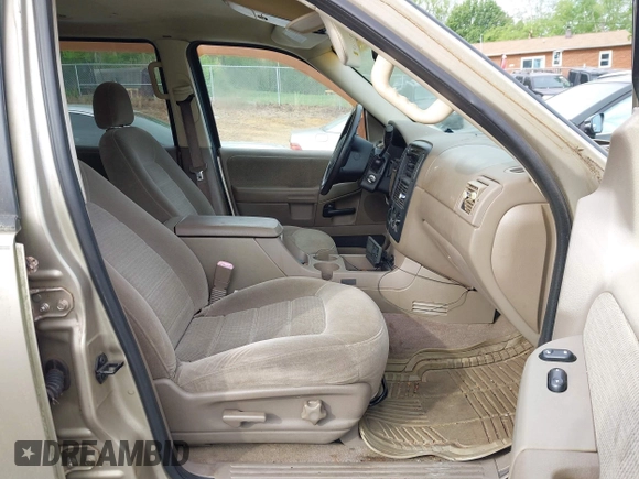 2002 Ford Explorer XLT z VIN 1FMDU73W42UC85520, wystawiony jako IAAI lot #42096446 z przebiegiem 209 399 mil mil oraz . Historia ofert i sprzedaży dostępna na DreamBid. Obrazek 5.