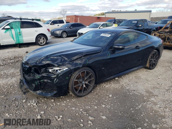 2022 BMW 8 Series M850i xDrive z VIN WBABC4C01NCJ64525, wystawiony jako Copart lot #83996594 z przebiegiem Nie podano mil oraz Szkoda całkowita • Salvage title. Historia ofert i sprzedaży dostępna na DreamBid. Obrazek 1.