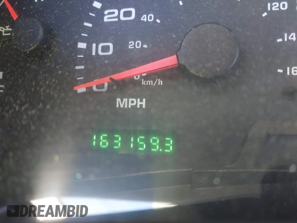 2003 Ford F-250 XL с VIN 1FTNX20L33EC88739, выставлен на аукционе IAAI как лот 42293415 с пробегом 163 159 миль миль и . История ставок и продаж доступна на DreamBid. Изображение 15.