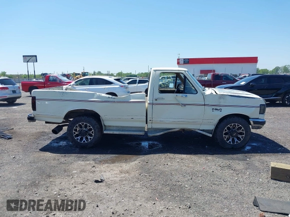 1987 Ford F-250 with VIN 1FTHF2518HKA08300, listed as a IAAI auction lot 41984273 with 37,267 mi miles and . Bid and sale history available at DreamBid. Image 12.