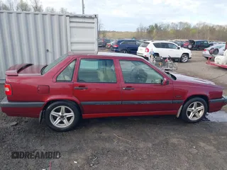 1997 Volvo 850 GT с VIN YV1LS5553V1400395, выставлен на аукционе IAAI как лот 41887637 с пробегом 88 192 миль миль и . История ставок и продаж доступна на DreamBid. Изображение 13.