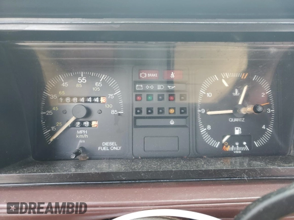 1981 Volkswagen Rabbit z VIN 1VWFG0179BV177022, wystawiony jako Copart lot #65369204 z przebiegiem 168 444 mil mil oraz Szkody całkowita. Historia ofert i sprzedaży dostępna na DreamBid. Obrazek 9.