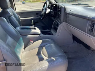 2005 GMC Yukon XL SLT with VIN 1GKFK16Z25J182614, listed as a Copart auction lot 48441255 with 110,529 mi miles and Salvage Title. Bid and sale history available at carsss.com. Image 5.