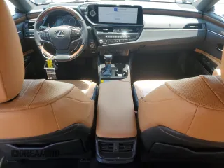 2024 Lexus ES 300h Luxury с VIN 58AEA1C13RU049460, выставлен на аукционе Copart как лот 56196505 с пробегом 8 319 миль миль и Списание • Salvage title. История ставок и продаж доступна на DreamBid. Изображение 8.