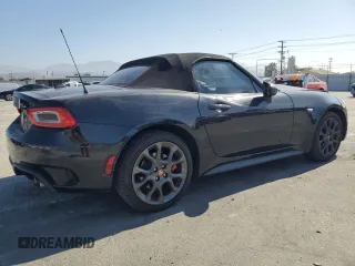 2018 FIAT 124 Spider Abarth z VIN JC1NFAEK8J0134189, wystawiony jako Copart lot #72461804 z przebiegiem 36 047 mil mil oraz Szkoda całkowita • Salvage title. Historia ofert i sprzedaży dostępna na DreamBid. Obrazek 3.