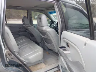 2005 Honda Pilot EX-L with VIN 5FNYF18535B011199, listed as a IAAI auction lot 41802730 with 298,903 mi miles. Bid and sale history available at carsss.com. Image 8.