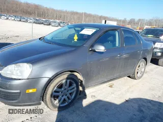 2007 Volkswagen Jetta 2.5 with VIN 3VWSF71KX7M031633, listed as a IAAI auction lot 41666156 with 210,312 mi miles and . Bid and sale history available at DreamBid. Image 2.