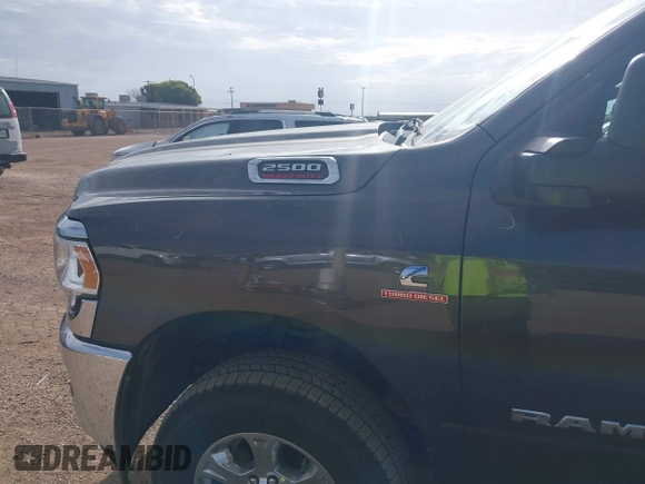 2024 Ram 2500 Big Horn with VIN 3C6UR5DL9RG233089, listed as a IAAI auction lot 42646152 with 39,640 mi miles and . Bid and sale history available at DreamBid. Image 17.