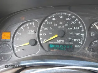 2000 GMC New Sierra 1500 SLE with VIN 1GTEC19V4YZ273841, listed as a IAAI auction lot 41981942 with 357,003 mi miles. Bid and sale history available at carsss.com. Image 7.
