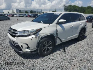 2017 Toyota Highlander LE z VIN 5TDZZRFH9HS201113, wystawiony jako Copart lot #60884425 z przebiegiem 98 478 mil mil oraz Szkoda całkowita • Salvage title. Historia ofert i sprzedaży dostępna na DreamBid. Obrazek 1.