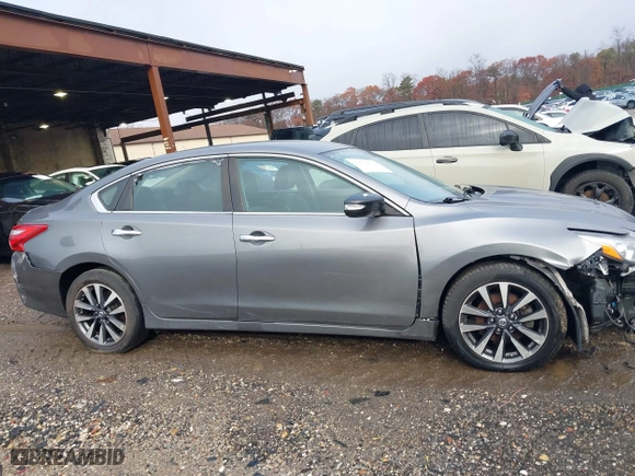 2017 Nissan Altima 2.5 SR with VIN 1N4AL3AP7HC254930, listed as a IAAI auction lot 38127464 with 85,875 mi miles. Bid and sale history available at carsss.com. Image 13.