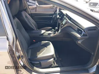2019 Toyota Camry LE z VIN 4T1B11HK5KU166295, wystawiony jako IAAI lot #42087581 z przebiegiem 87 876 mil mil oraz . Historia ofert i sprzedaży dostępna na DreamBid. Obrazek 5.