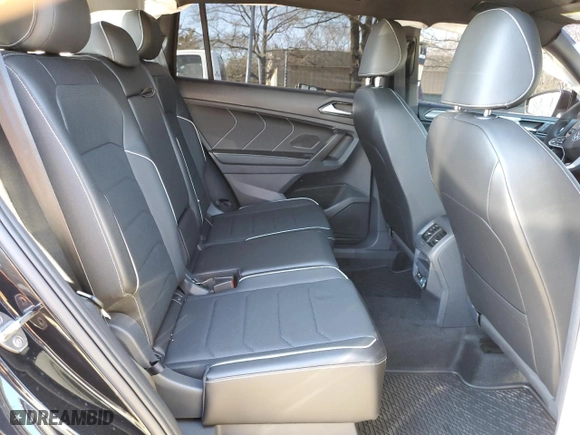 2024 Volkswagen Tiguan SEL R-Line with VIN 3VV4B7AX8RM156427, listed as a Copart auction lot 43564015 with 0 mi miles and Salvage Title. Bid and sale history available at carsss.com. Image 11.