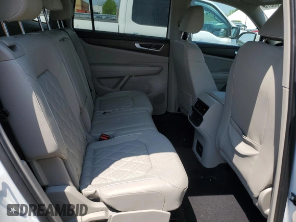 2024 Volkswagen Atlas SEL Premium R-Line with VIN 1V2FR2CA2RC557387, listed as a Copart auction lot 60269075 with 6,676 mi miles and Salvage title. Bid and sale history available at DreamBid. Image 11.