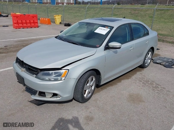 2011 Volkswagen Jetta Sedan TDI with VIN 3VWLL7AJ9BM082375, listed as a IAAI auction lot 41823037 with 142,619 mi miles. Bid and sale history available at carsss.com. Image 2.
