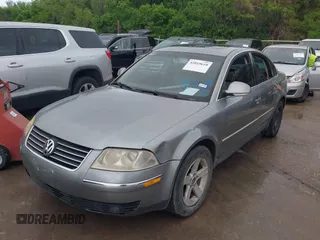 2004 Volkswagen Passat GLX z VIN WVWRH63B44P197011, wystawiony jako IAAI lot #42019610 z przebiegiem 151 540 mil mil oraz . Historia ofert i sprzedaży dostępna na DreamBid. Obrazek 2.