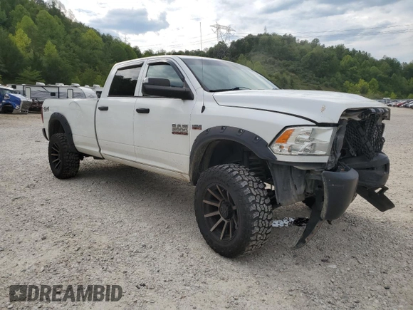 2018 Ram 2500 Tradesman z VIN 3C6TR5HTXJG411392, wystawiony jako Copart lot #65547024 z przebiegiem 136 732 mil mil oraz Szkoda całkowita • Salvage title. Historia ofert i sprzedaży dostępna na DreamBid. Obrazek 4.