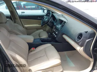 2014 Nissan Maxima SV z VIN 1N4AA5AP1EC468714, wystawiony jako IAAI lot #42202660 z przebiegiem 176 703 mil mil oraz . Historia ofert i sprzedaży dostępna na DreamBid. Obrazek 5.