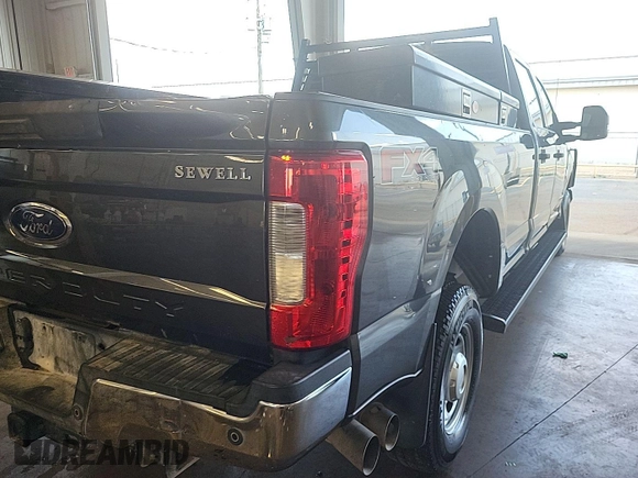 2019 Ford F-250 XL z VIN 1FT7W2BT5KEC22832, wystawiony jako IAAI lot #42836522 z przebiegiem 150 547 mil mil oraz . Historia ofert i sprzedaży dostępna na DreamBid. Obrazek 17.