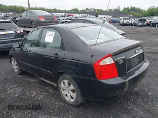 2005 Kia Spectra LX z VIN KNAFE121355138257, wystawiony jako IAAI lot #42323008 z przebiegiem 164 869 mil mil oraz . Historia ofert i sprzedaży dostępna na DreamBid. Obrazek 3.
